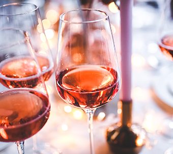 La saison du rosé est arrivée, venez découvrir la sélection de votre caviste !